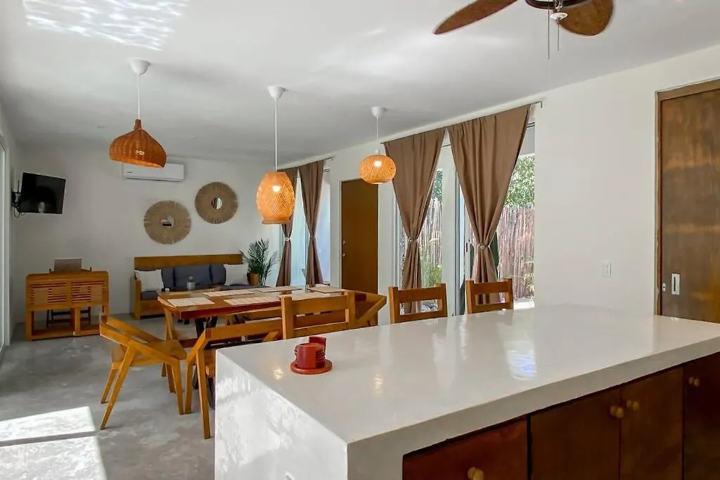 Villa Kuxtah, Beautiful Bungalow With Private Pool トゥルム 0*,